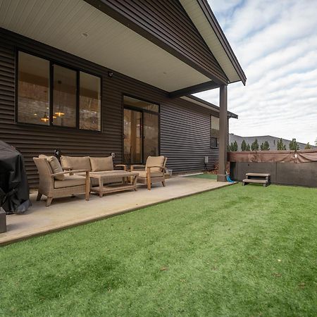 Villa Mountain Retreat With Views, Hot Tub, Games & Ac Chilliwack Exterior foto