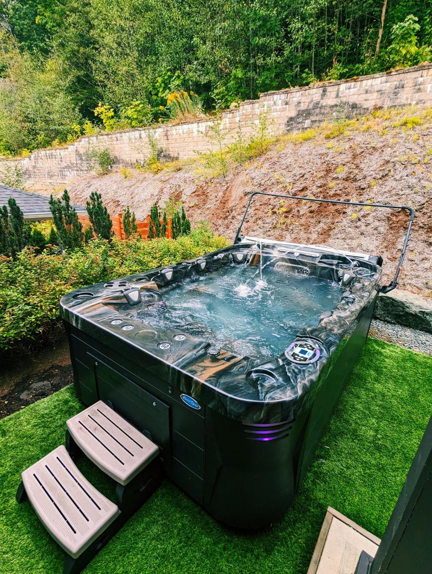 Villa Mountain Retreat With Views, Hot Tub, Games & Ac Chilliwack Exterior foto