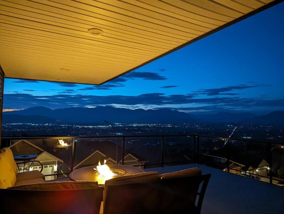 Villa Mountain Retreat With Views, Hot Tub, Games & Ac Chilliwack Exterior foto