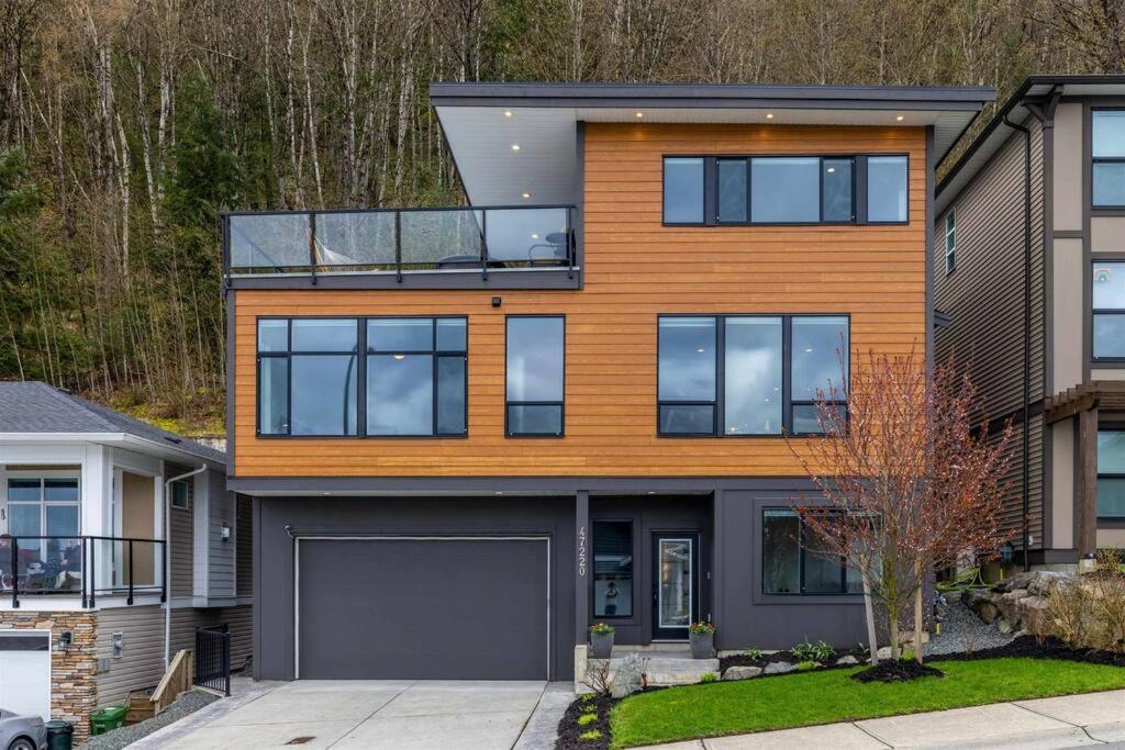 Villa Mountain Retreat With Views, Hot Tub, Games & Ac Chilliwack Exterior foto